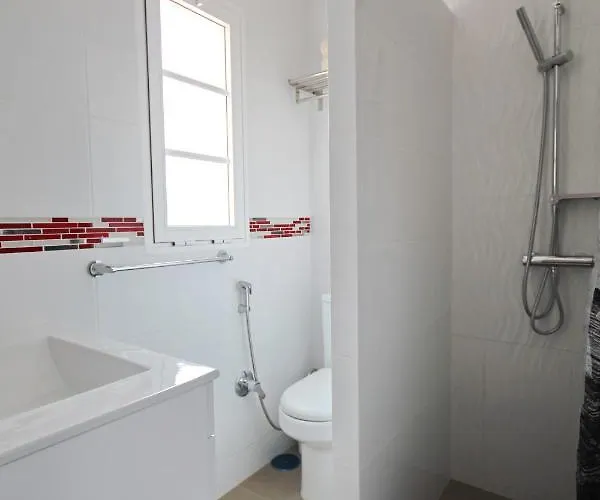 Amazing 5-bedroom In Villa *