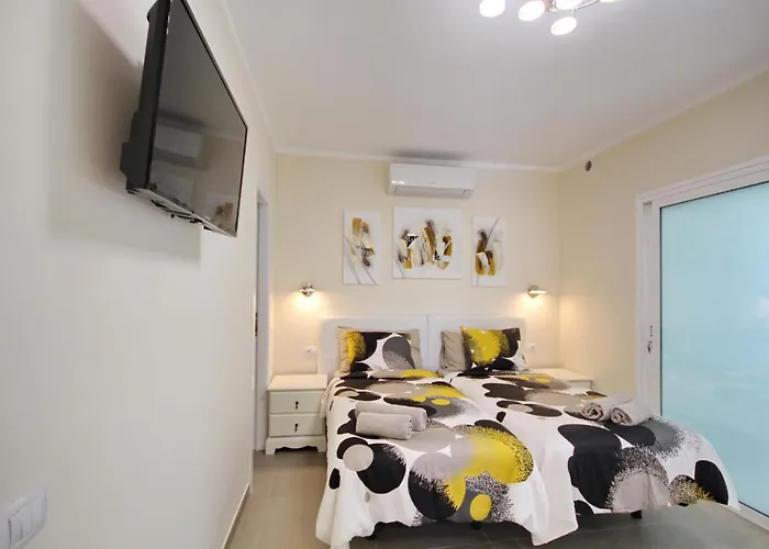 Amazing 5-bedroom In 别墅 *
