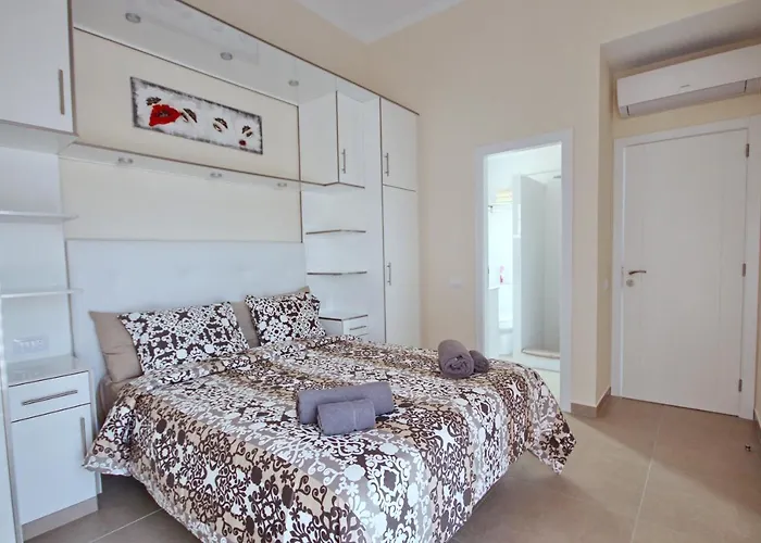 别墅 Amazing 5-bedroom In *